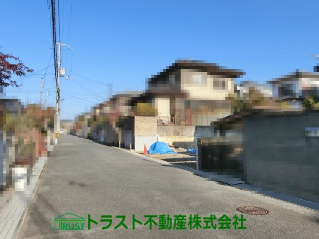 神戸市西区美賀多台4丁目　新築一戸建の前面道路含む現地写真