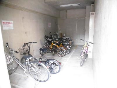 リーガル京都五条烏丸の駐車場|駐輪場