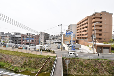 【展望】 | 【　阪急千里線豊津駅徒歩１分♪　】豊津ファミリー | 目の前にさえぎる建物もございませんので、眺望良好です♪