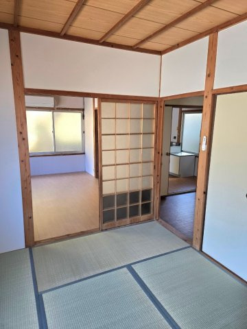 野久保アパート　中万呂の和室|日本らしい落ち着いた雰囲気の和室です
