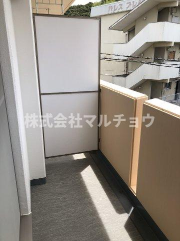 オーキッドエステイト　3号のバルコニー|お洗濯にも便利なバルコニー付き