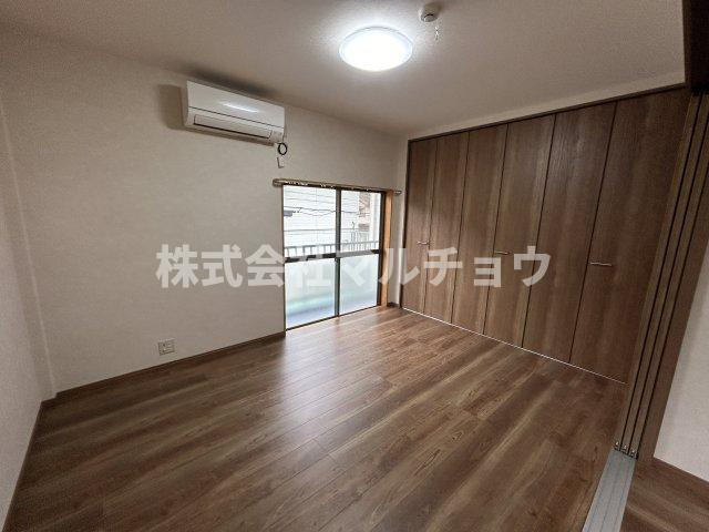 宝ハイツ1の洋室|大きなものも収納できそうです