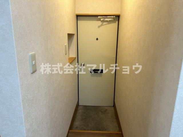 宝ハイツ1の玄関