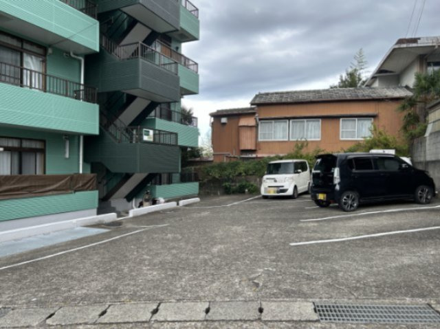 アバンセコーポの駐車場|車をお持ちの方に嬉しい駐車場付きの物件です