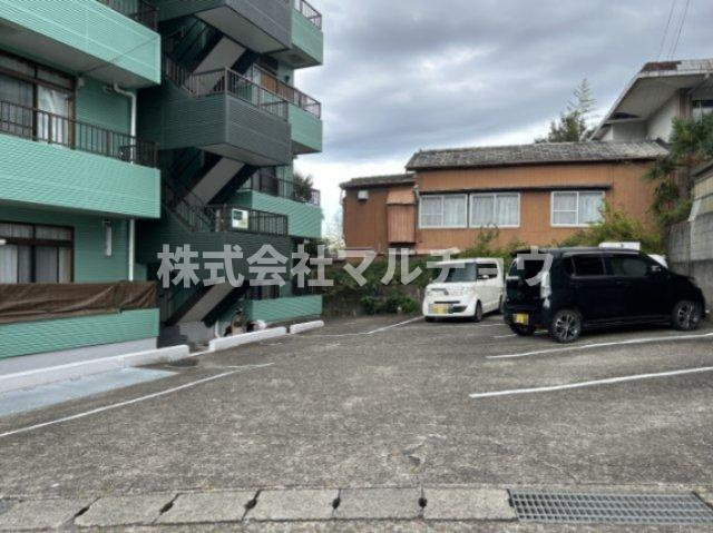 アバンセコーポの駐車場|車をお持ちの方に嬉しい駐車場付きの物件です