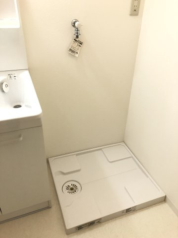 アバンセコーポの洗面所|室内に洗濯機が置けます