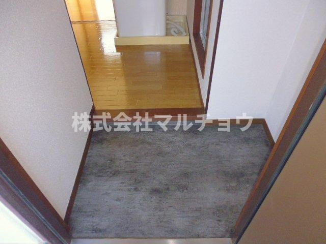小泉マンションの玄関|収納もある玄関です
