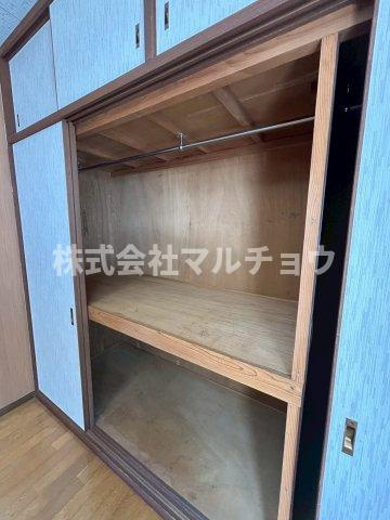 小泉マンションの収納|小物を収納するのに便利です
