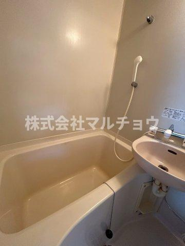 小泉マンションの浴室|落ち着いた空間のお風呂です