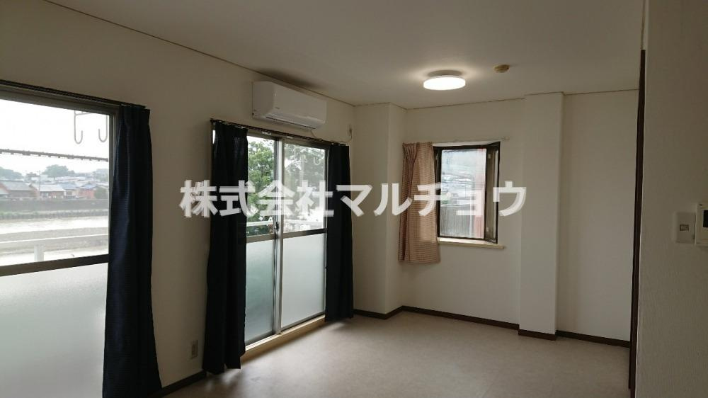 リバーサイド海の内装