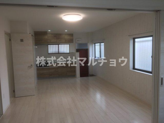 ハイツ善隣の内装|明るい色調の室内です