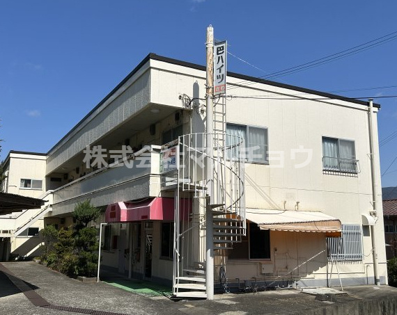 巴ハイツの外観|おしゃれな外観です