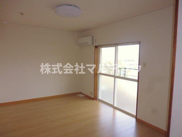 マンション紫光の洋室|スタンダードな洋室です