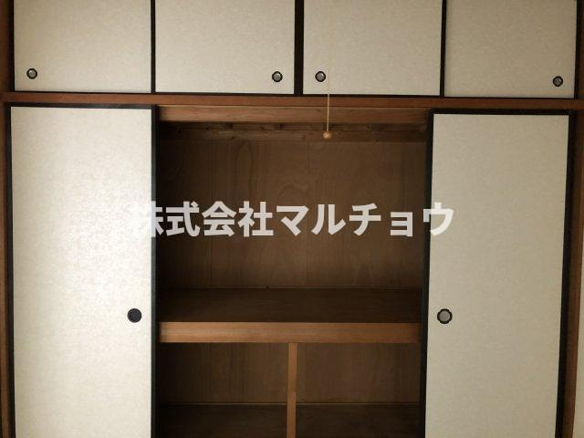 プレジデンス稲成の収納|落ち着いた玄関です