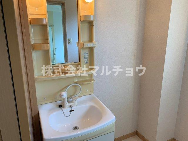 ノワ・ルーナの洗面所|明るい洗面所です