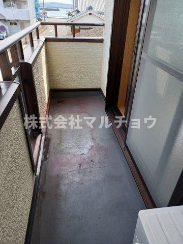 マンションＴＡＫＵＭＩのバルコニー|外からの目が気にならないバルコニーで洗濯物が干せます