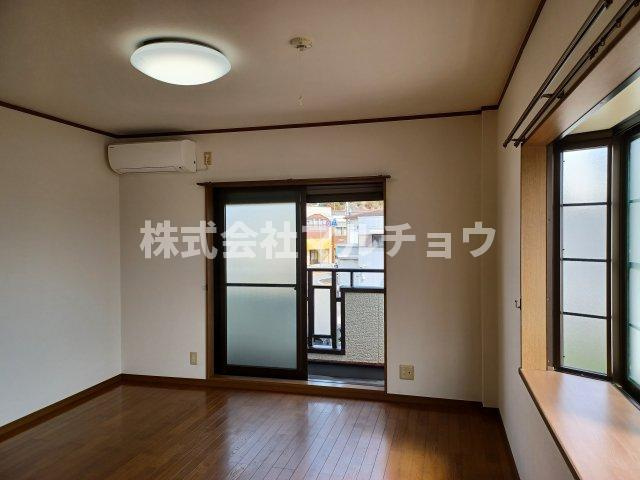 マンションＴＡＫＵＭＩの居間・リビング|こちらの居間で趣味の時間をお楽しみください