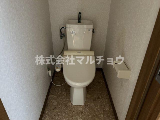 マンションＴＡＫＵＭＩのトイレ|落ち着いた色調のトイレです