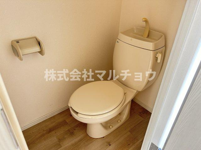ルミエールのトイレ|落ち着いた色調のトイレです