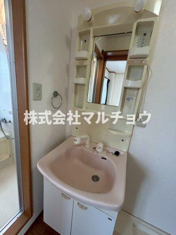 ラポール繪の洗面所|明るい洗面所です