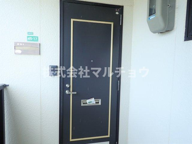 メゾン南紀の台の玄関|明るい玄関です