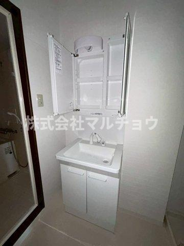 ウェンディコートの洗面所|明るい洗面所です