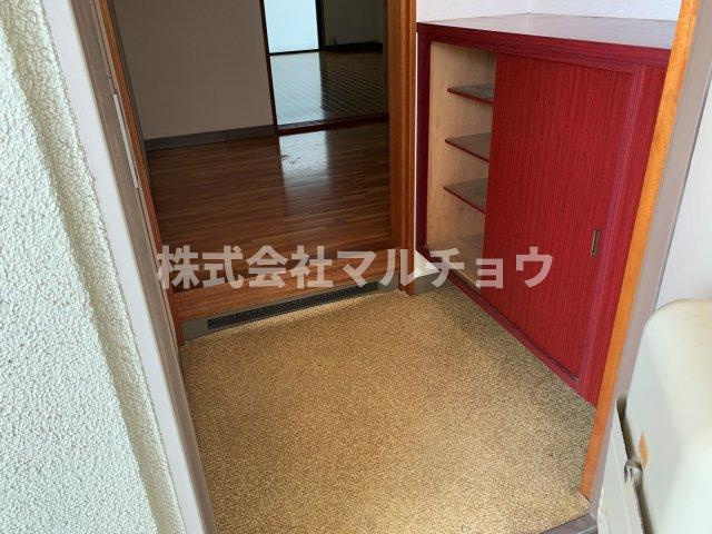 ファミールNの玄関|収納もある玄関です