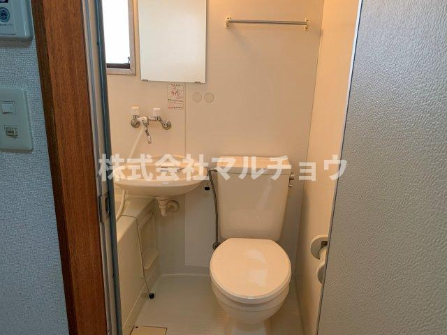 ファミールNのトイレ|落ち着いた色調のトイレです