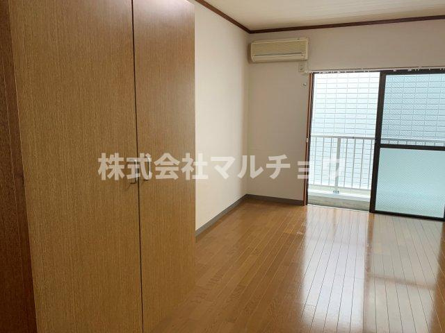 ファミールNの洋室|落ち着いた色調の洋室です