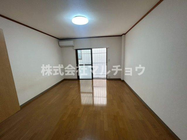 ファミールNの洋室|落ち着いた色調の洋室です