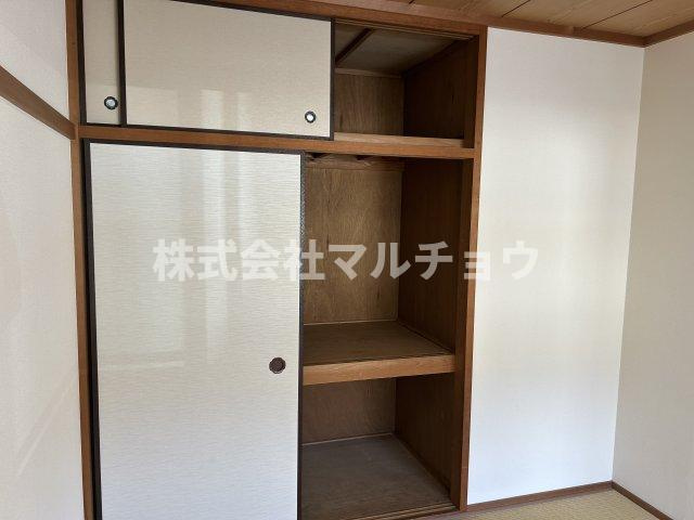 スカイヴィレッジの収納|こちらの居間で趣味の時間をお楽しみください