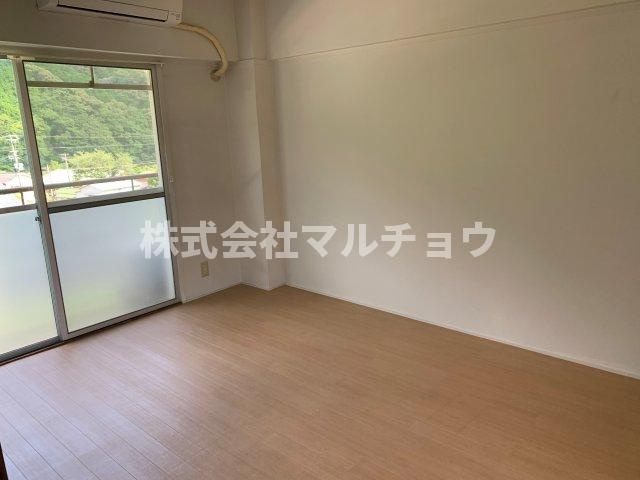 ヴィラナリー中辺路の洋室|使い勝手のいい洋室です