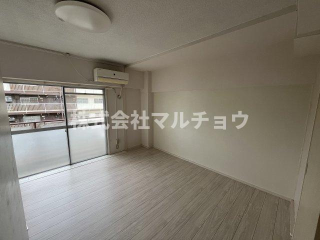 ヴィラナリー田辺の居間・リビング