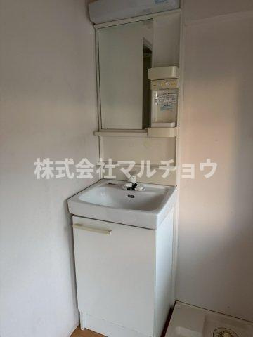 ヴィラナリー田辺の洗面所|忙しい朝には欠かせない洗面所です