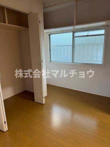 ヴィラナリー田辺の洋室|使い勝手のいい洋室です