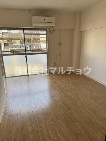 ヴィラナリー田辺の洋室|ゆったりした洋室です