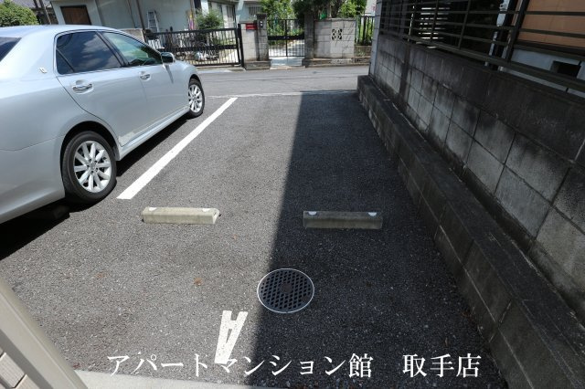 セーフハイムⅡの駐車場
