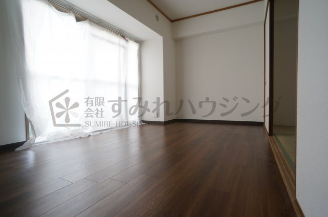 センチュリーコート宝塚弐番館の洋室