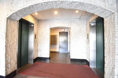 【その他共用部分】 | ライオンズプラザ山下公園 | お買い物時やベビーカーの出し入れに便利なエレベーター付。
混雑時にも便利なエレベーター2基付です。