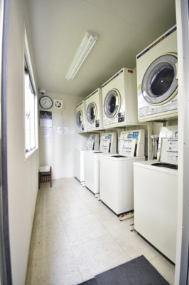 【その他共用部分】 | ライオンズプラザ山下公園 | マンション内にコインランドリーがあります。
雨の日のお洗濯に役立ちます。