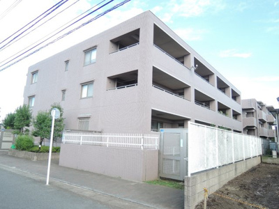 【外観】 | ライオンズヒルズ希望が丘 | 閑静な住宅街に佇む落ち着いた低層マンション！
専用庭・テラス・バルコニー付のため開放感がございます。