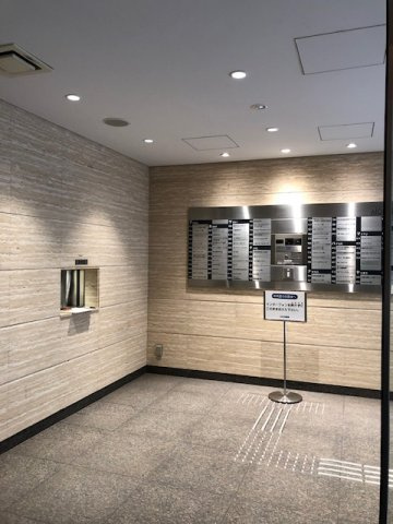 アイオス銀座のエントランス