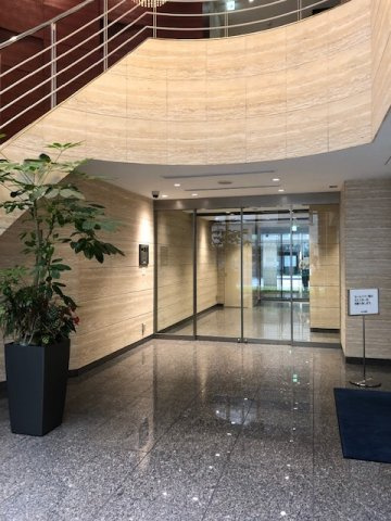 アイオス銀座のロビー