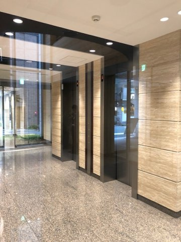 アイオス銀座のロビー