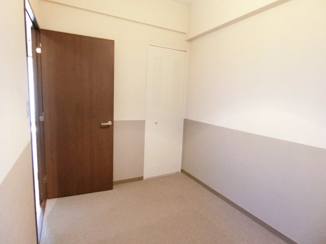 コスモ東金の洋室