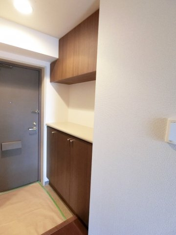 コスモ東金の玄関