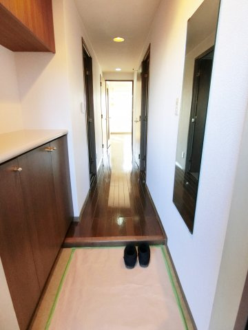 コスモ東金の玄関