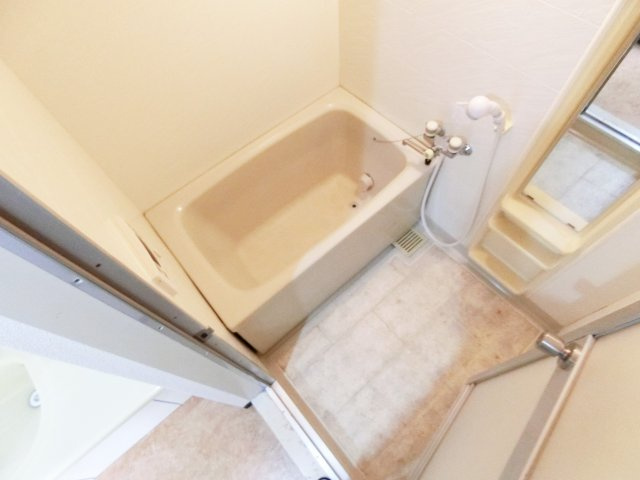 コスモ東金の浴室