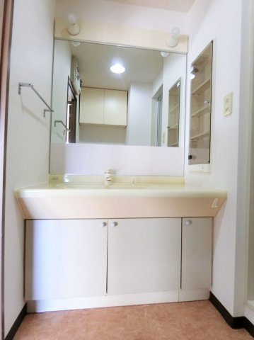 コスモ東金の独立洗面台