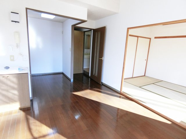 コスモ東金の居間・リビング